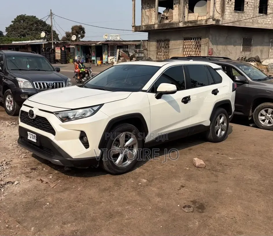 Toyota RAV4 2022 Blanc