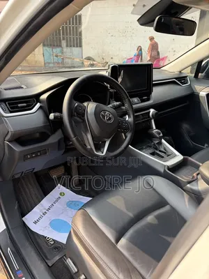 Toyota RAV4 2022 Blanc