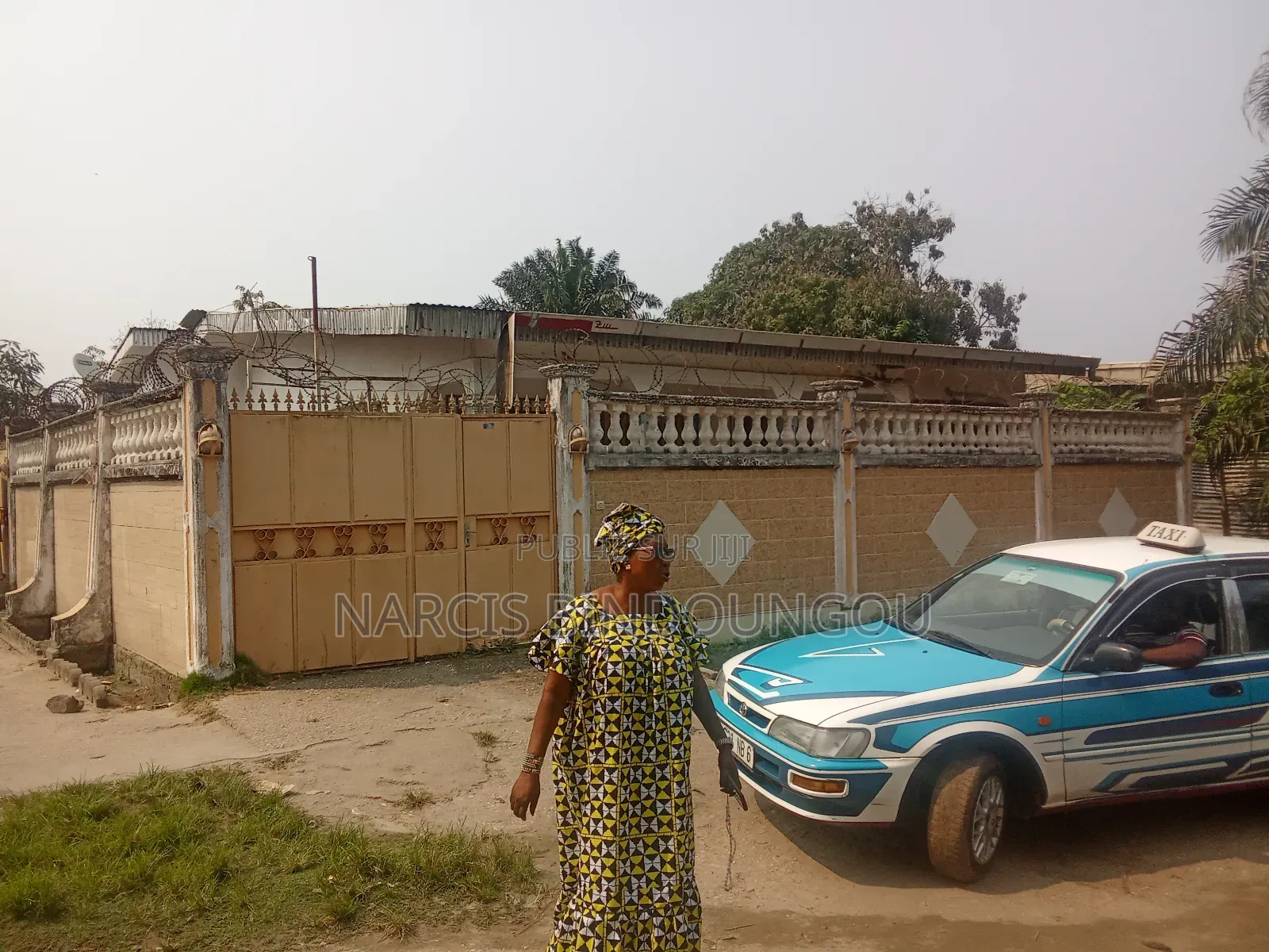 2chbre Appartement dans 2 Apartement, Ngoyo à Vendre