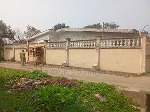 2chbre Appartement dans 2 Apartement, Ngoyo à Vendre