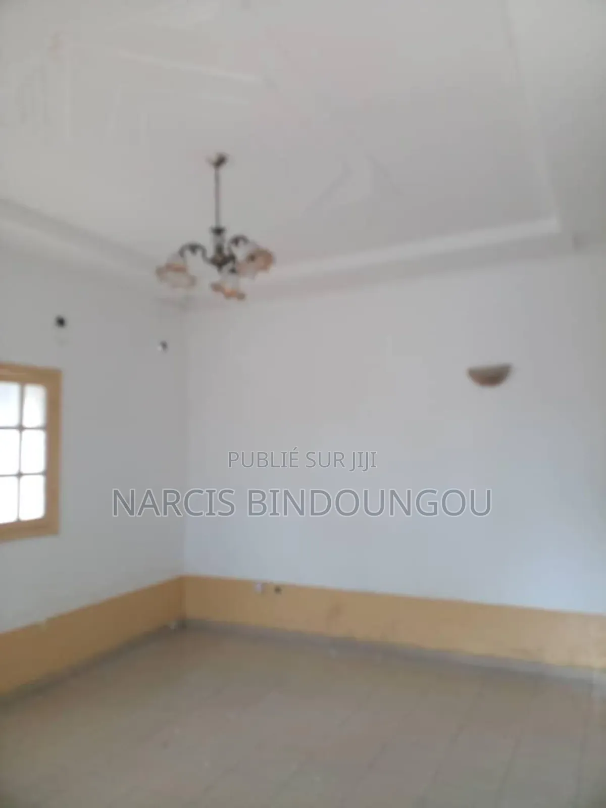 2chbre Appartement dans 2 Apartement, Ngoyo à Vendre