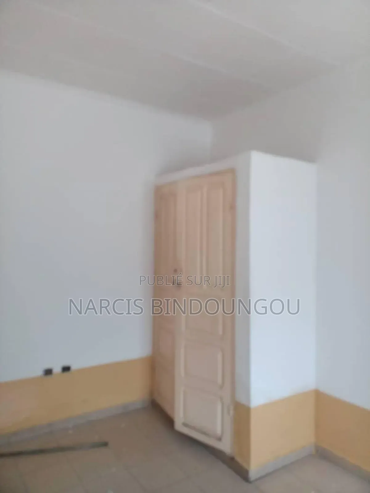 2chbre Appartement dans 2 Apartement, Ngoyo à Vendre