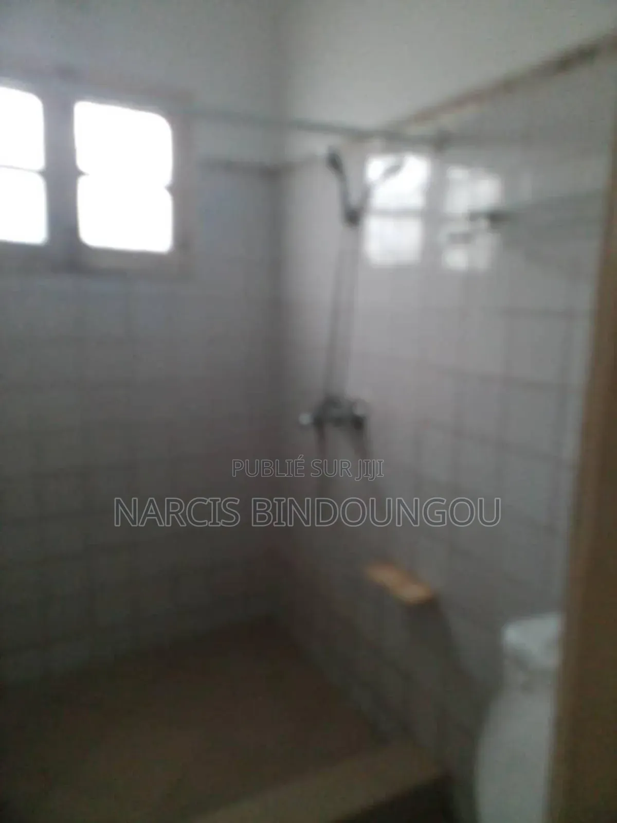 2chbre Appartement dans 2 Apartement, Ngoyo à Vendre