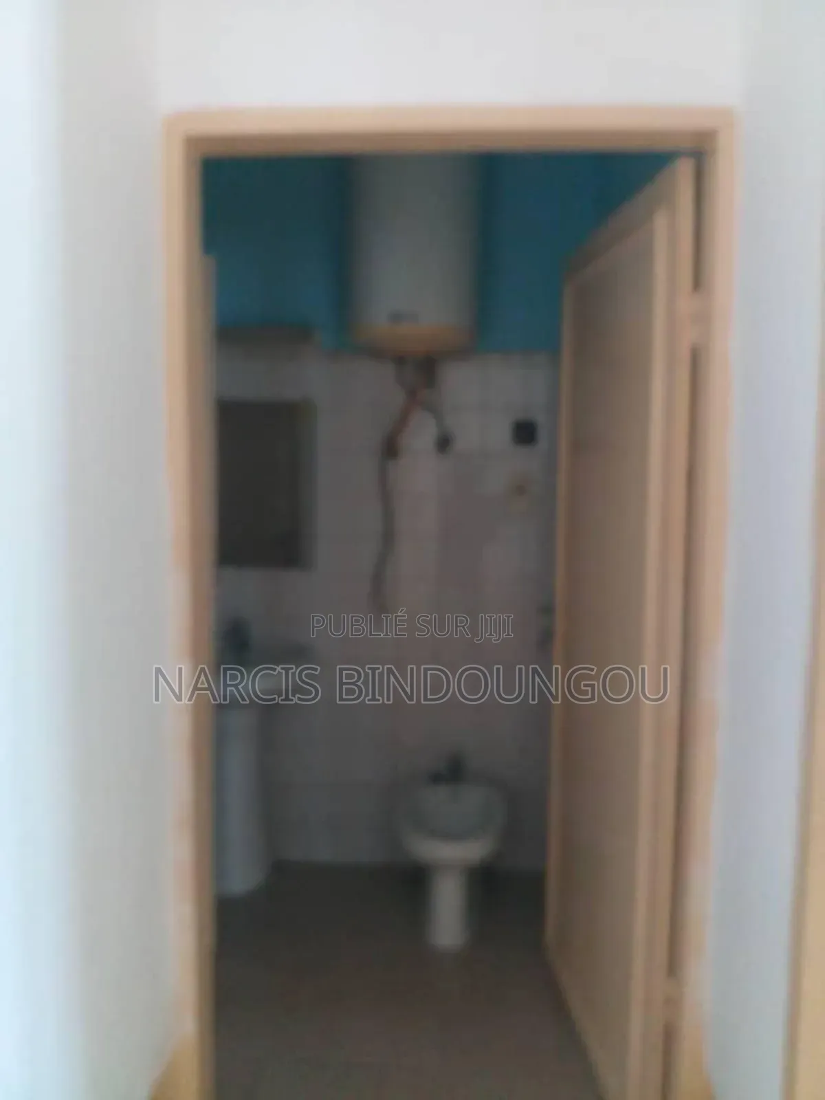 2chbre Appartement dans 2 Apartement, Ngoyo à Vendre