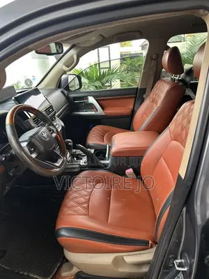 Toyota Land Cruiser 2022 Gris