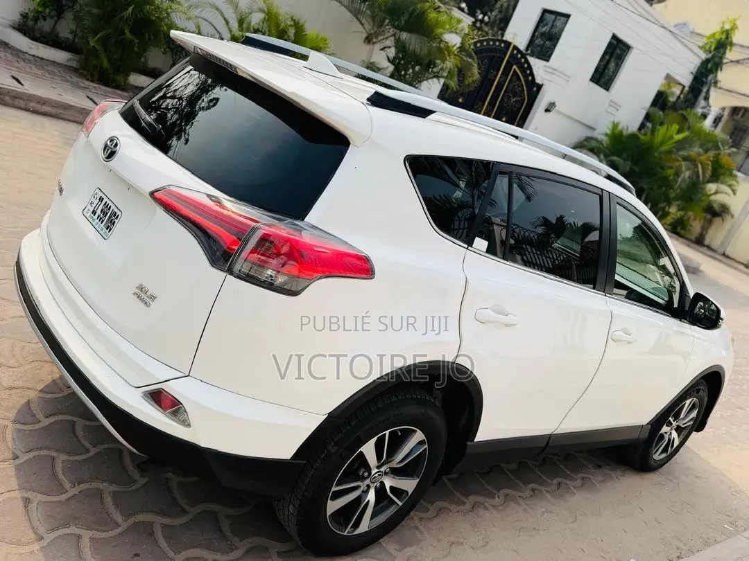 Toyota RAV4 2018 Blanc