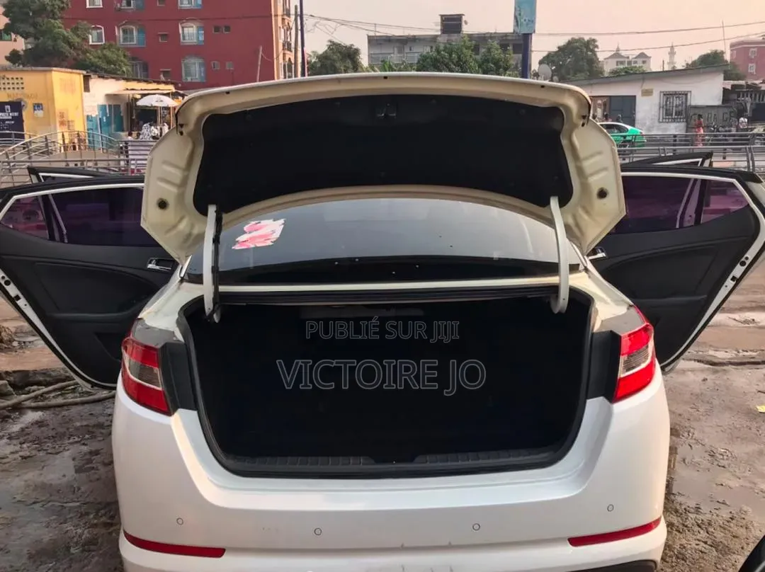 Kia K5 2021 Blanc