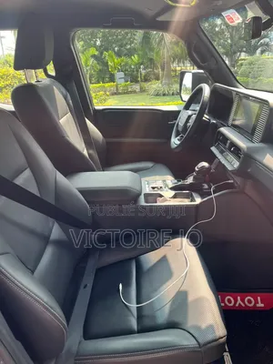 Voiture 2022 Noir
