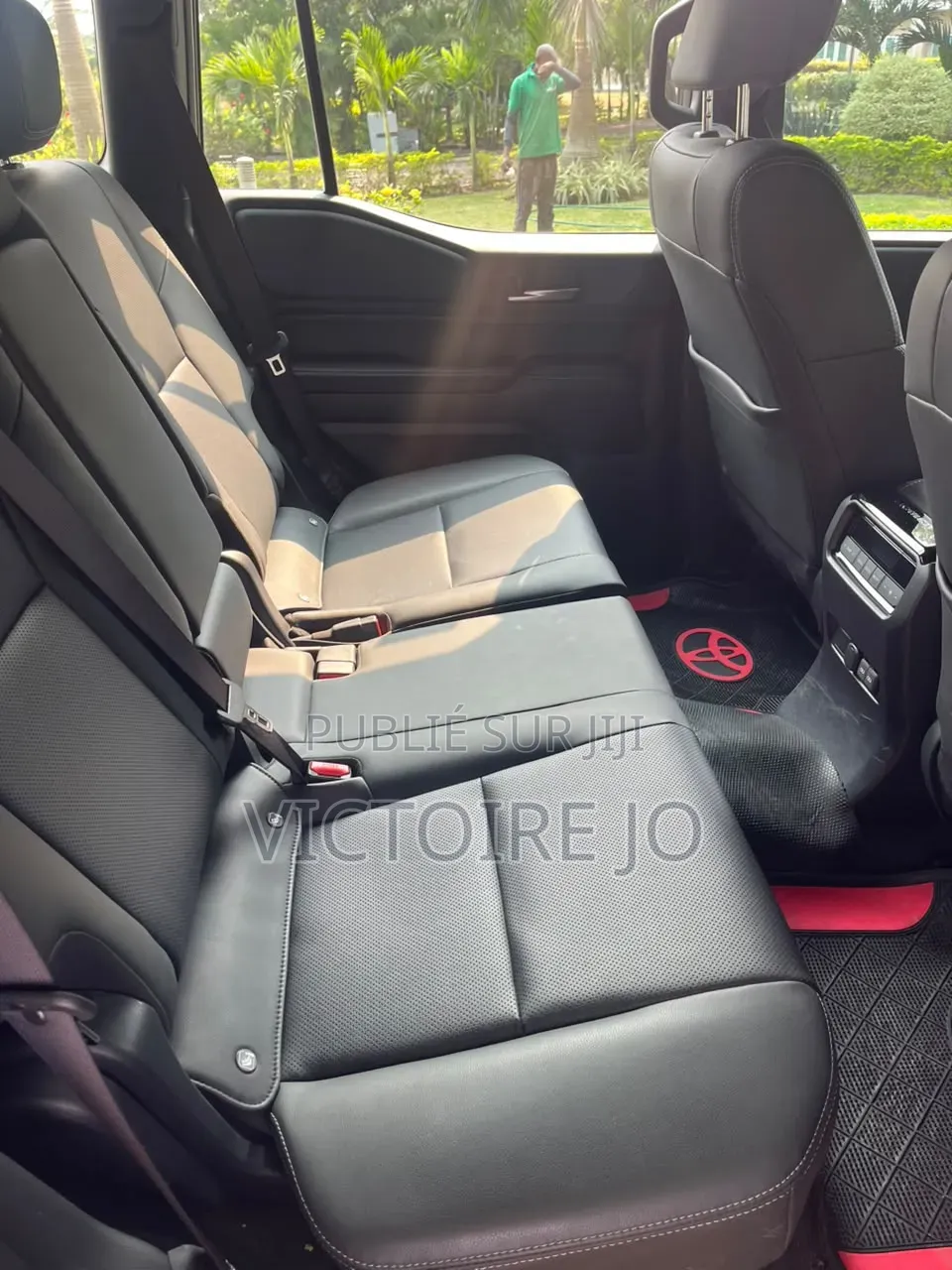 Voiture 2022 Noir
