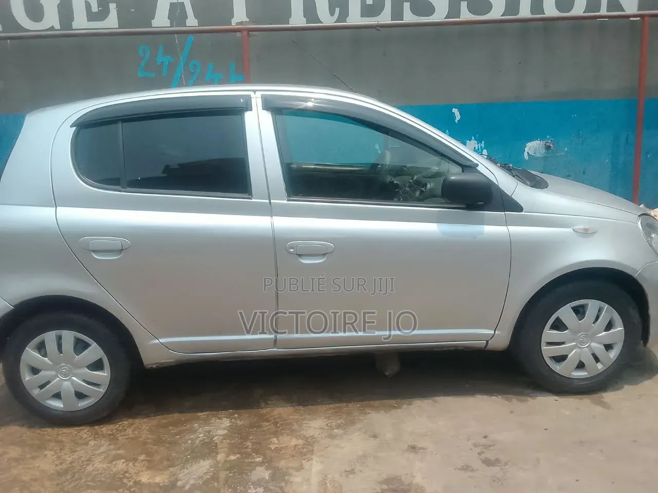 Toyota Yaris 2015 Gris