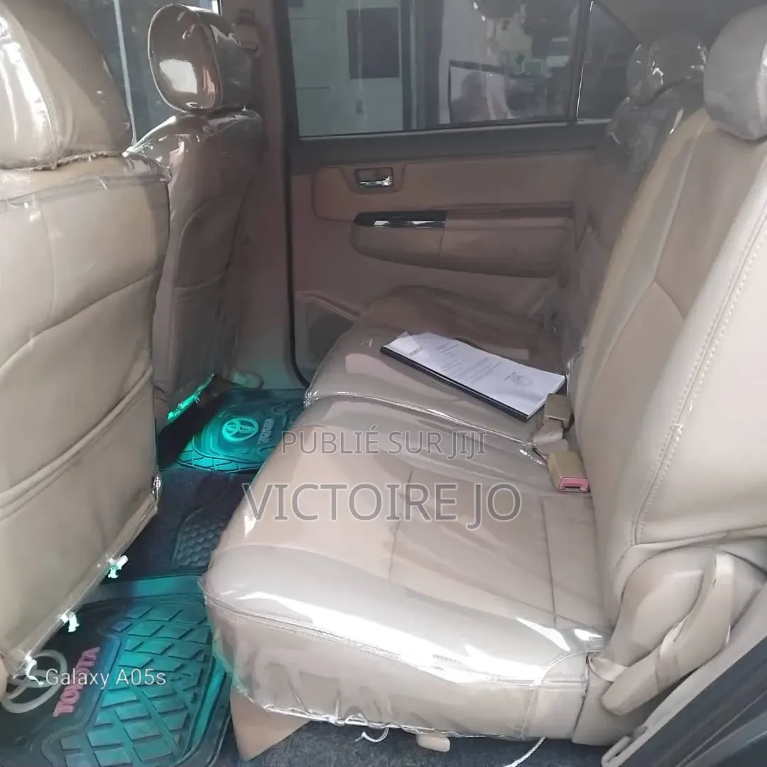 Toyota Fortuner 2014 Gris