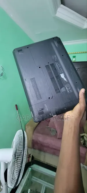 Ordinateur portable Acer Aspire F5 8GB Intel Core i5 SSD 256GB
