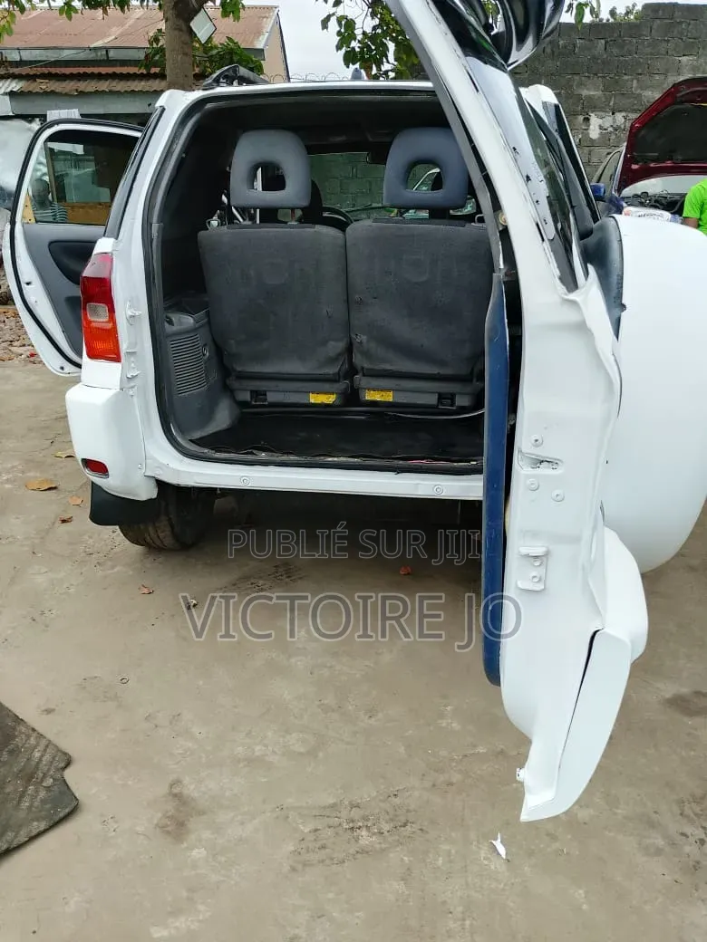 Toyota RAV4 2009 Blanc