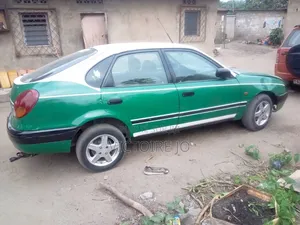 Toyota Corolla 2012 Vert