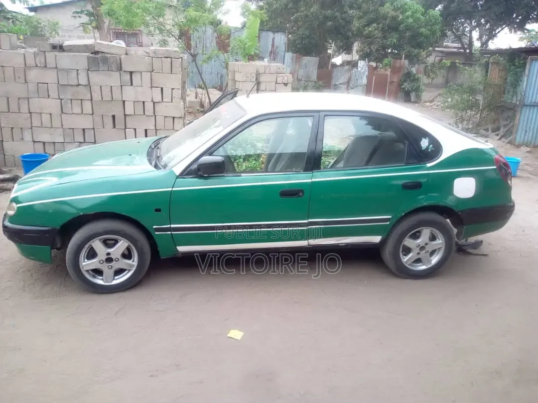 Toyota Corolla 2012 Vert