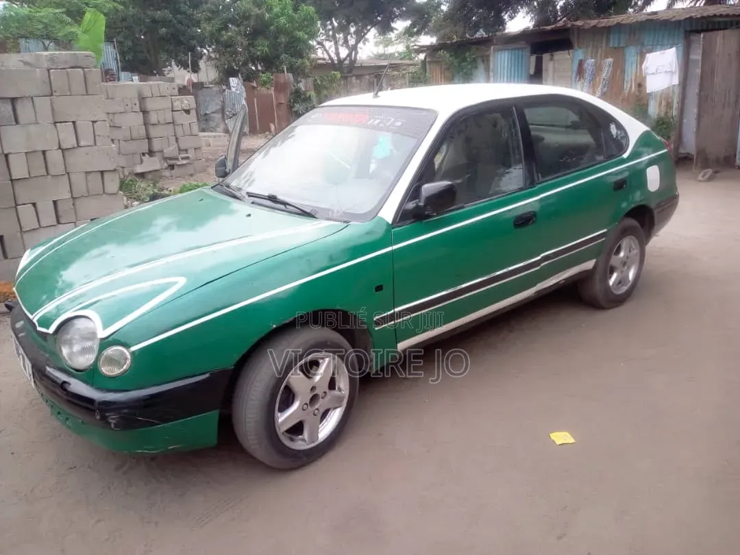 Toyota Corolla 2012 Vert