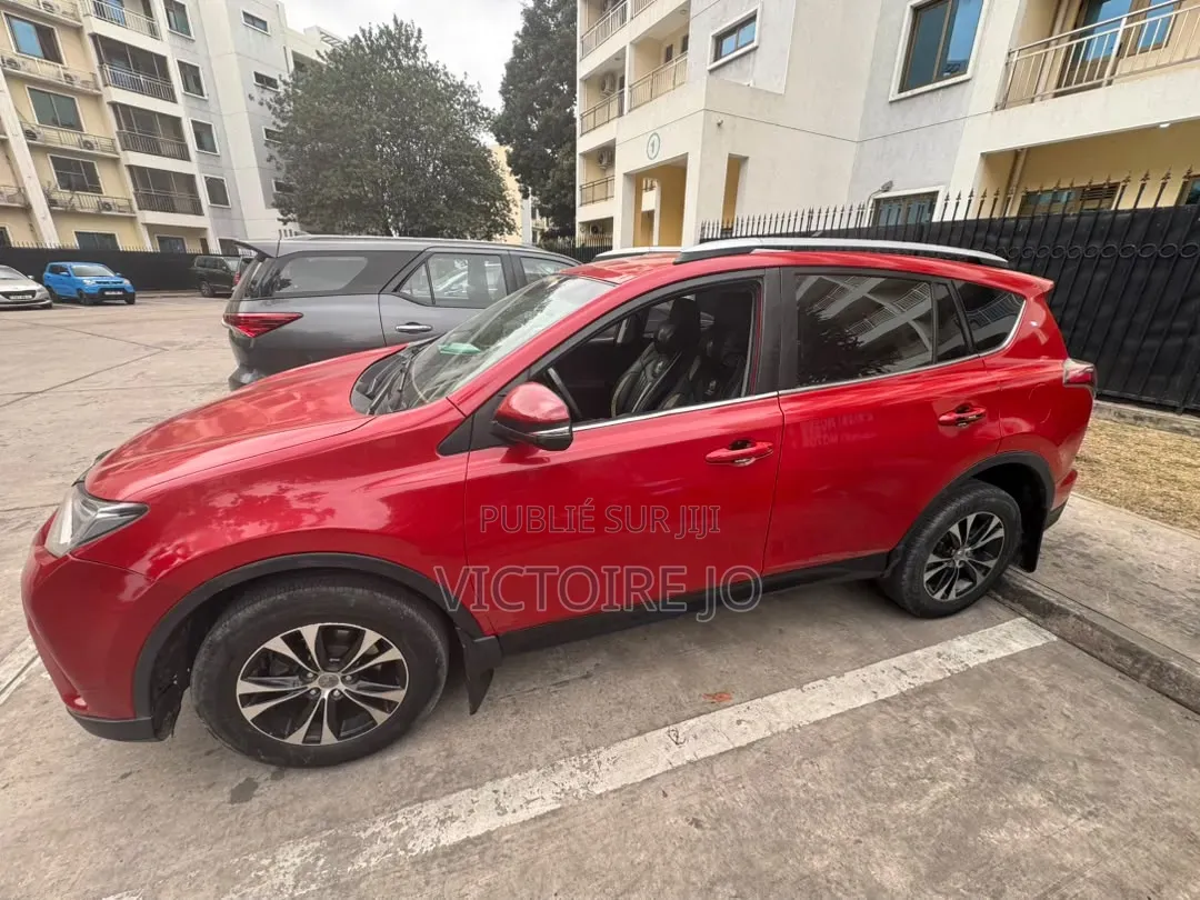 Toyota RAV4 2017 Rouge