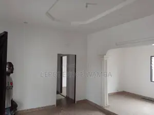 3chbre Appartement dans Wamba Leroi Haniel, Tié-Tié à Vendre