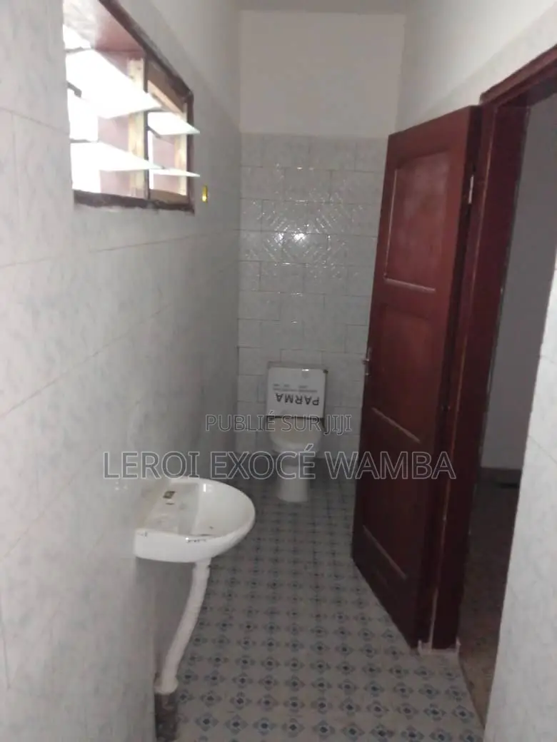 3chbre Appartement dans Wamba Leroi Haniel, Tié-Tié à Vendre