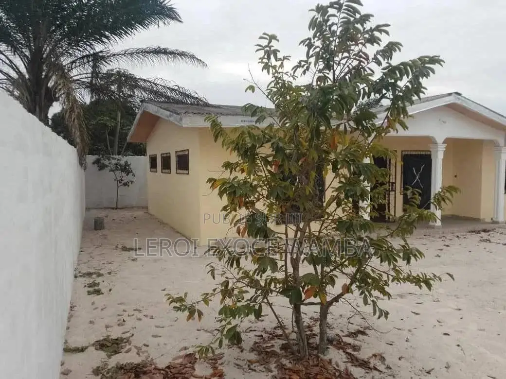 3chbre Appartement dans Wamba Leroi Haniel, Tié-Tié à Vendre