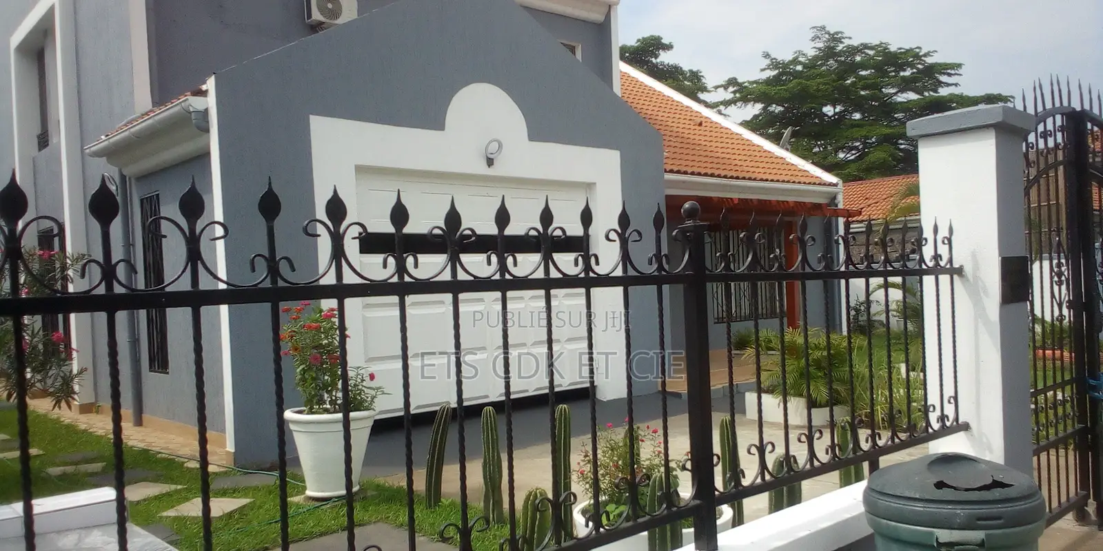 Meublé 4chbre Villa dans Villa Cdk Et Cie 104, Mvoumvou à Vendre