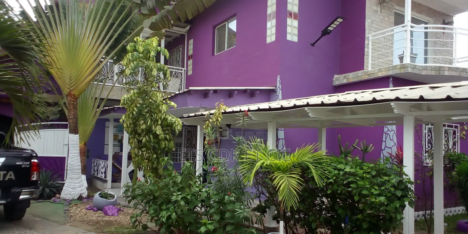 Meublé 4chbre Villa dans Villa Cdk Et Cie 120, Mvoumvou à Vendre