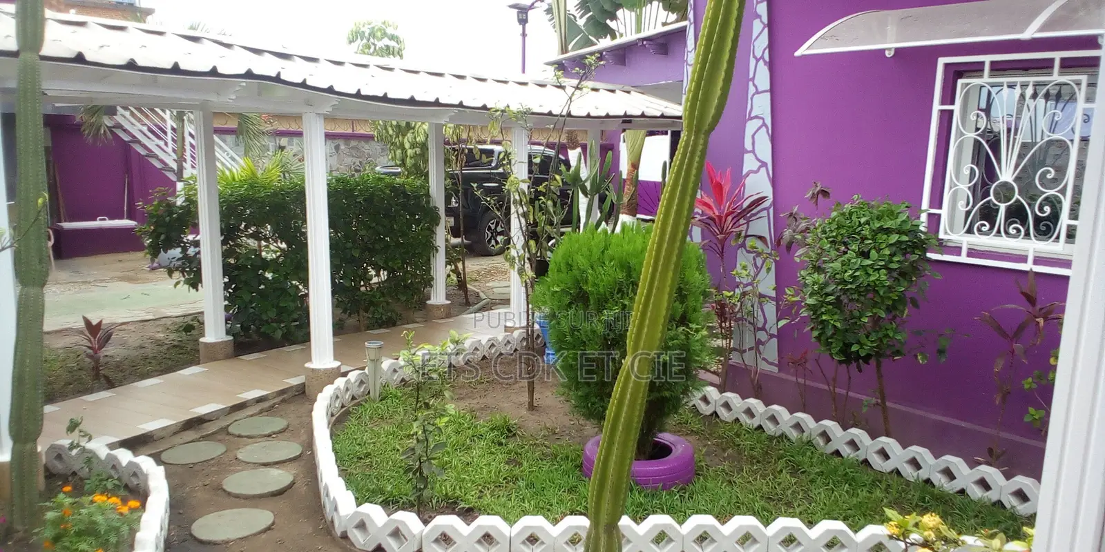 Meublé 4chbre Villa dans Cdk Et Cie Villa 120, Mvoumvou à Vendre