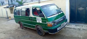 Toyota Grand HiAce Aero Storm Edition 3.0 Diesel Turbo 4WD 8-Seater