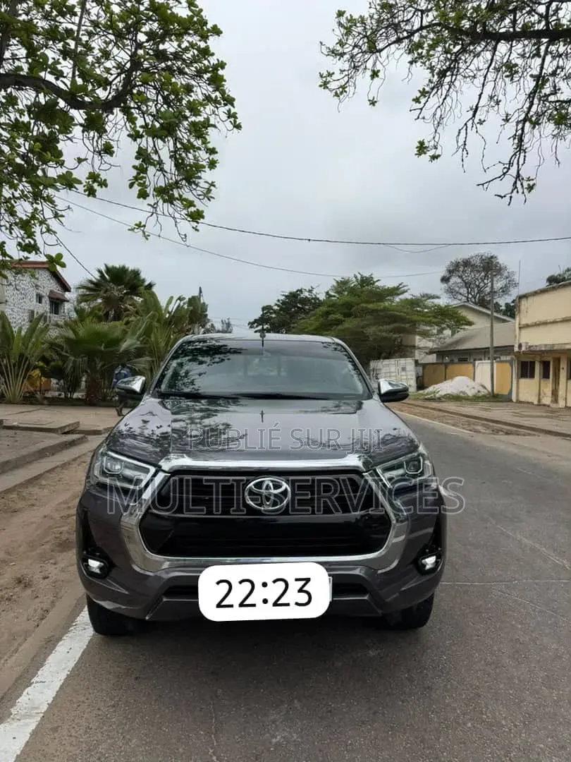 Toyota Hilux Revo Double Cab Deisel 2.4 AWD 2022 Noir