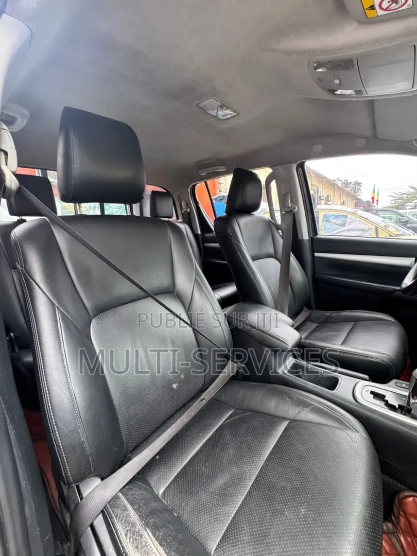 Toyota Hilux Revo Double Cab Deisel 2.4 AWD 2022 Noir