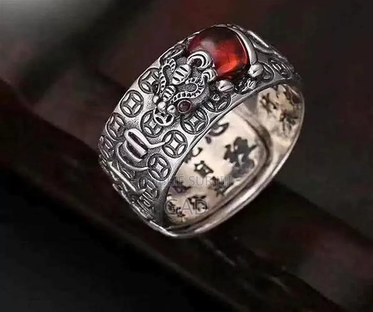 Bague De Séduction Avec Pierre De Grenat