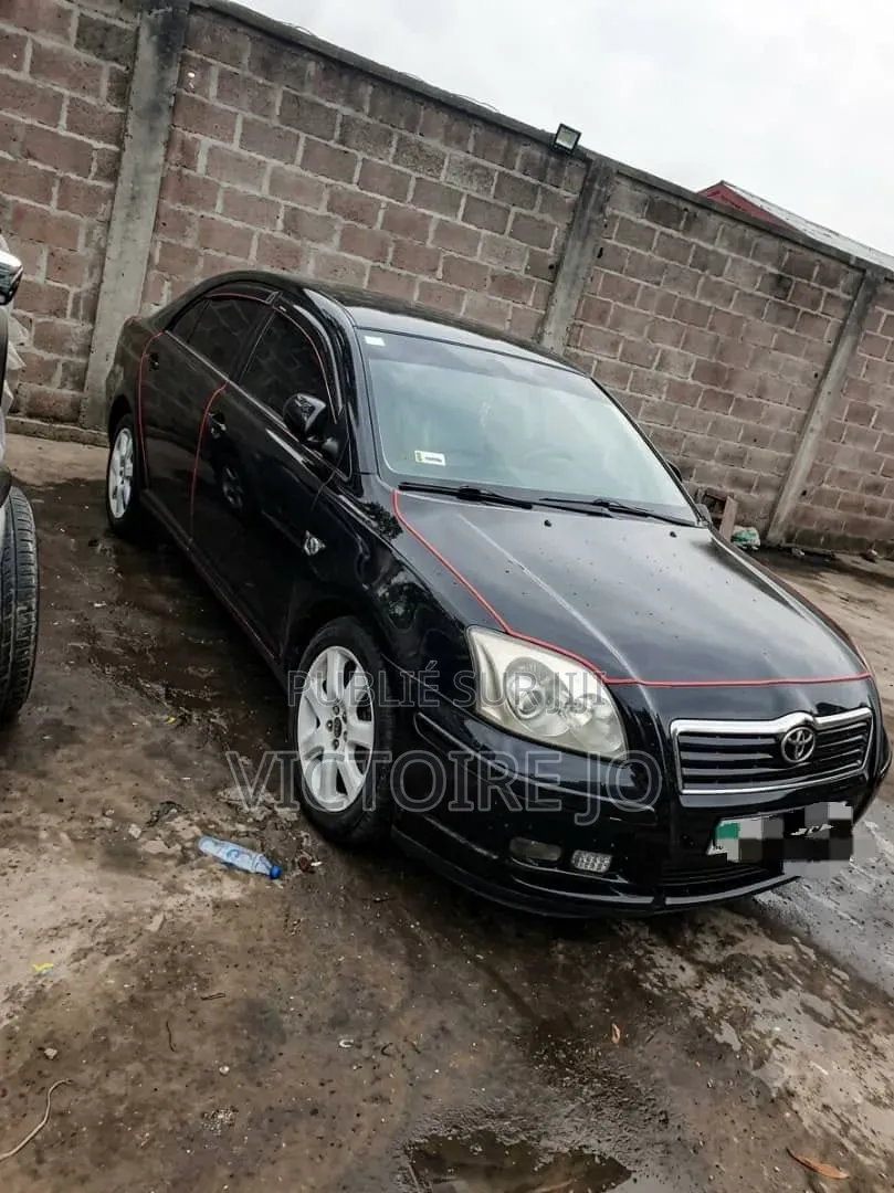 Toyota Avensis 2015 Noir