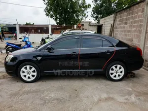 Toyota Avensis 2015 Noir