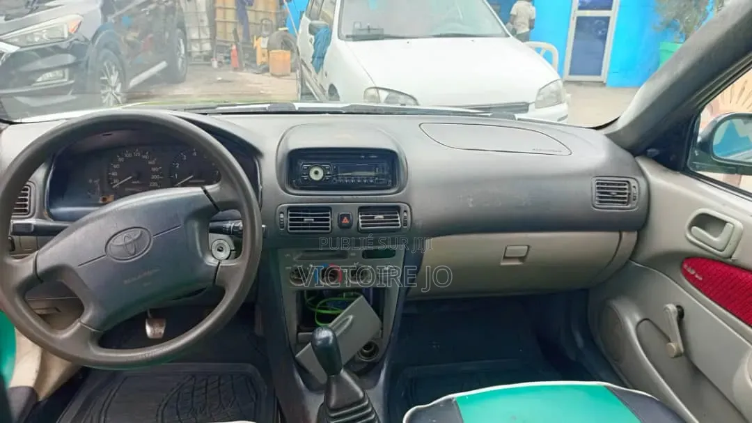 Toyota Corolla 2017 Vert
