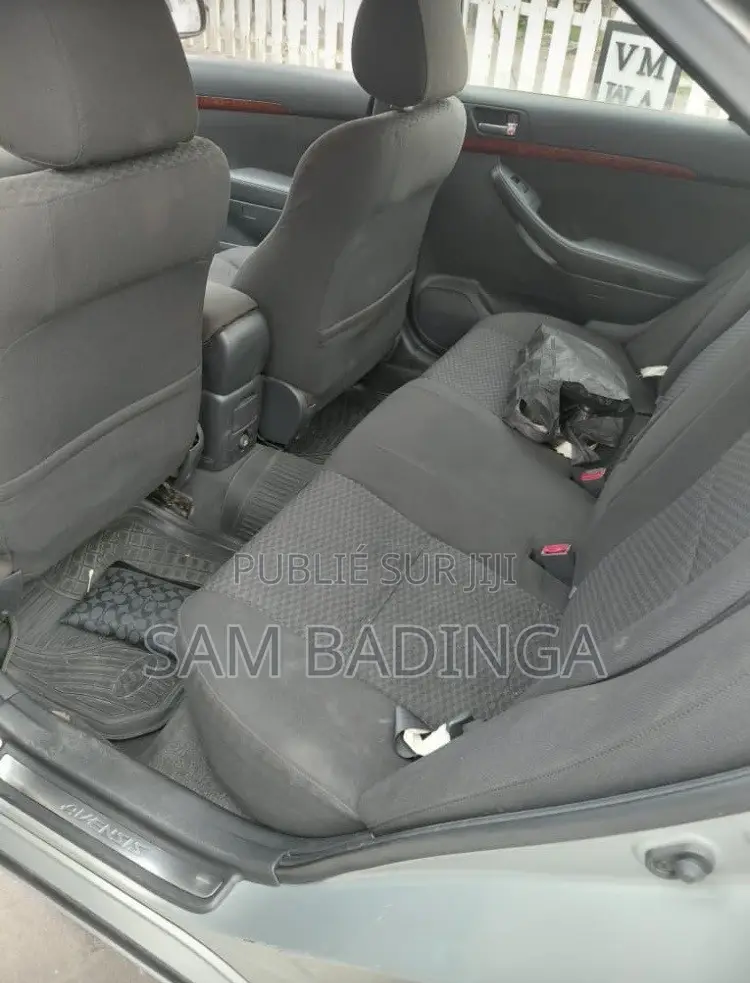 Toyota Avensis 2.4 VVT-i Executive 2006 Vert