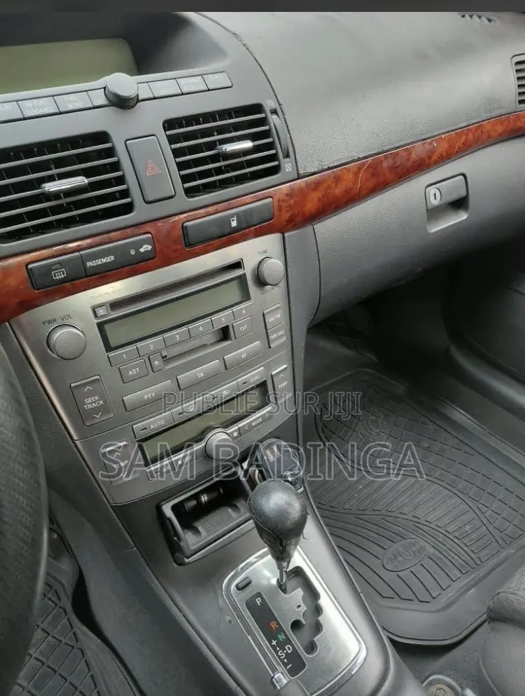 Toyota Avensis 2.4 VVT-i Executive 2006 Vert