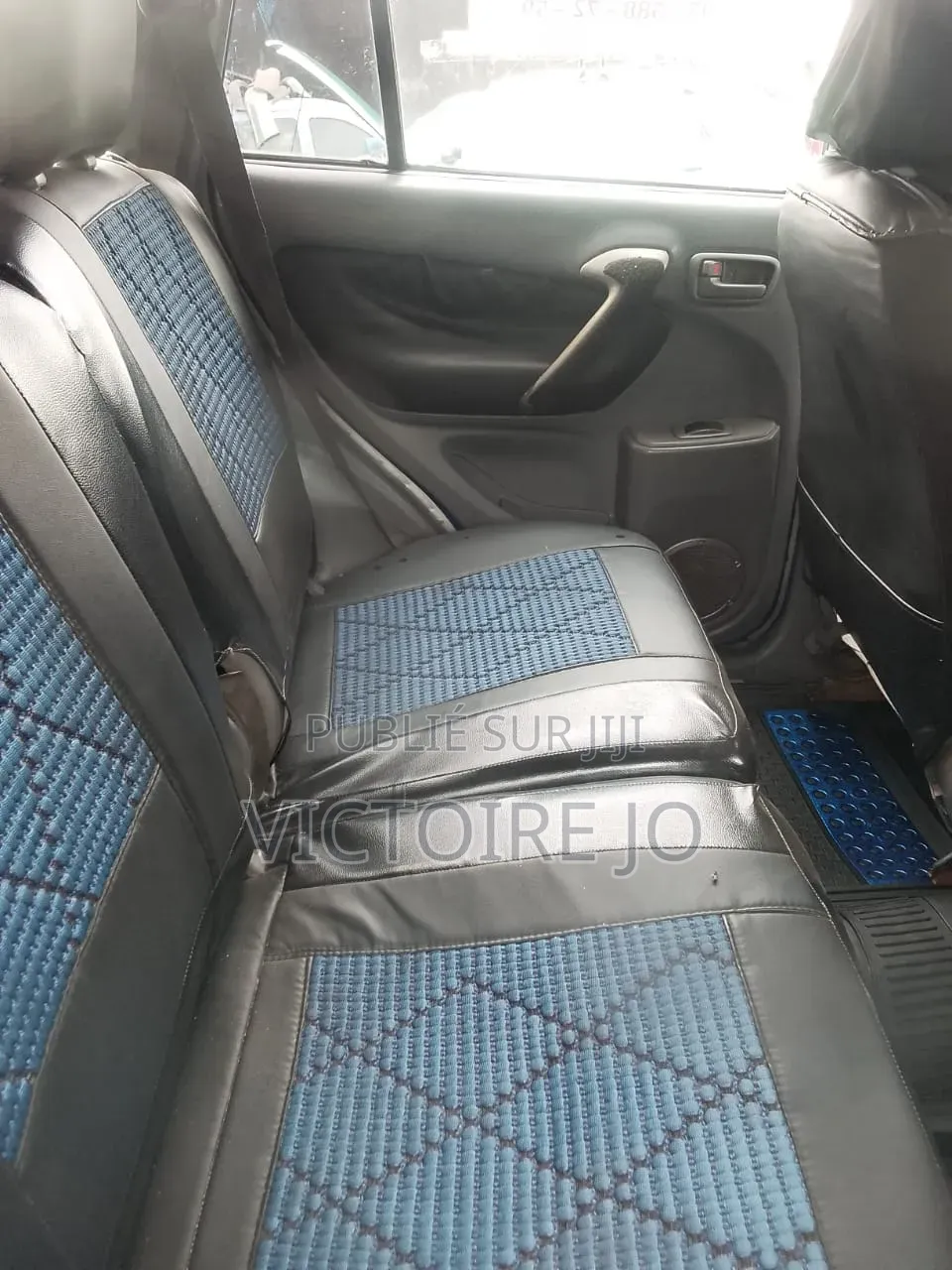 Toyota RAV4 2010 Bleu