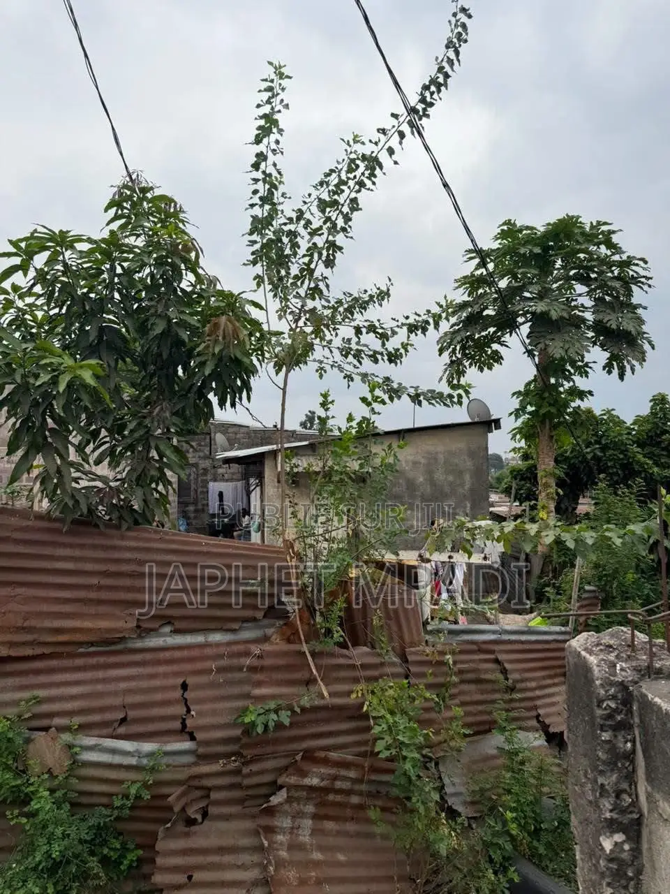 Demi Parcelle À Vendre