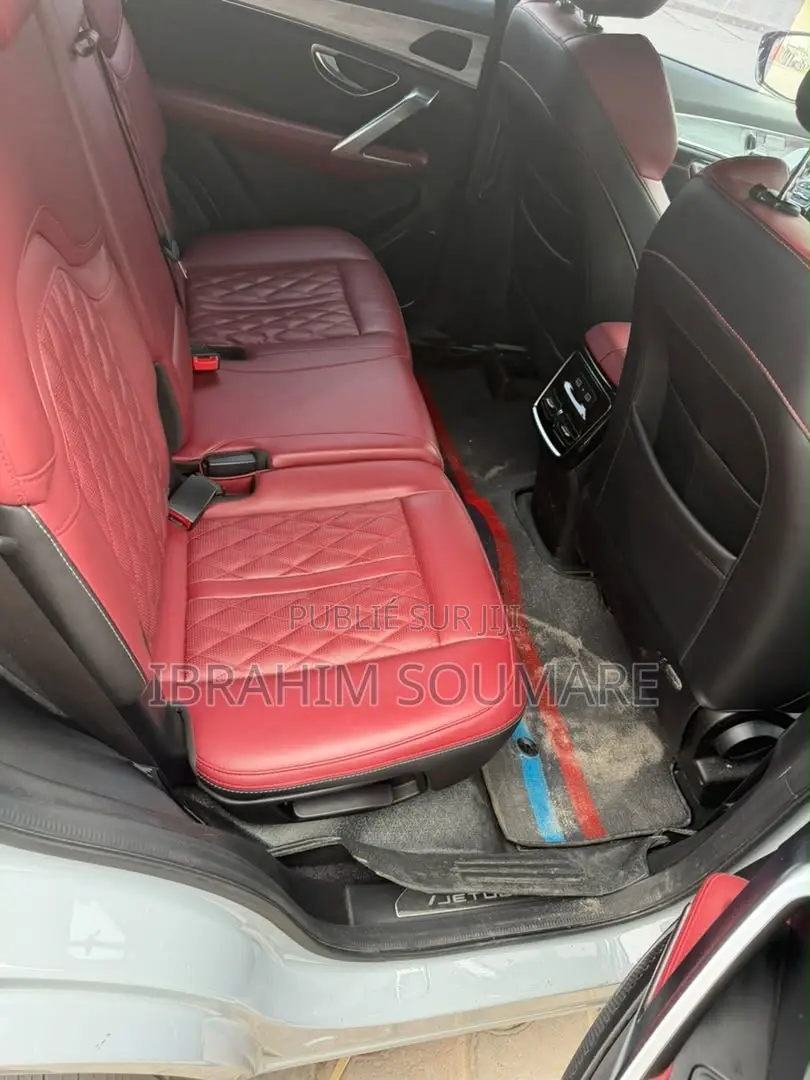 Jetour X70 Plus 2024 Gris