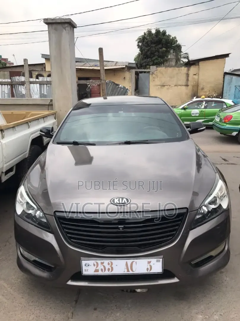 Kia K5 2021 Gris