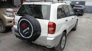 Toyota RAV4 2005 Blanc