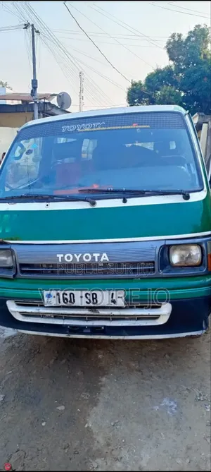 Toyota HiAce 2016 Vert