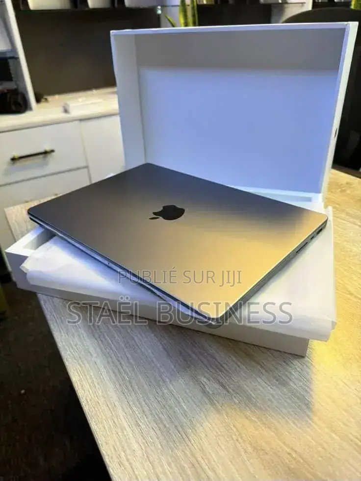 Nouveau Apple MacBook Pro 2020 8GB Intel Core i7 SSD 512GB