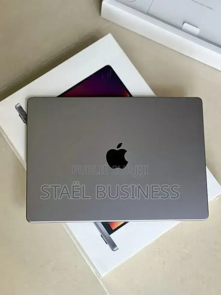 Nouveau Apple MacBook Pro 2020 8GB Intel Core i7 SSD 512GB