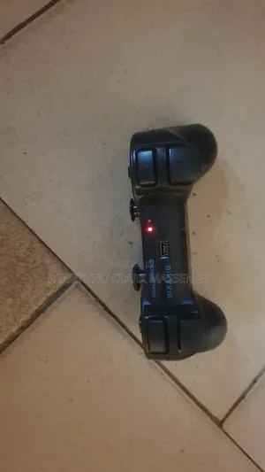 Manette Ps3 a Vendre + Cable De Connexion/Charge
