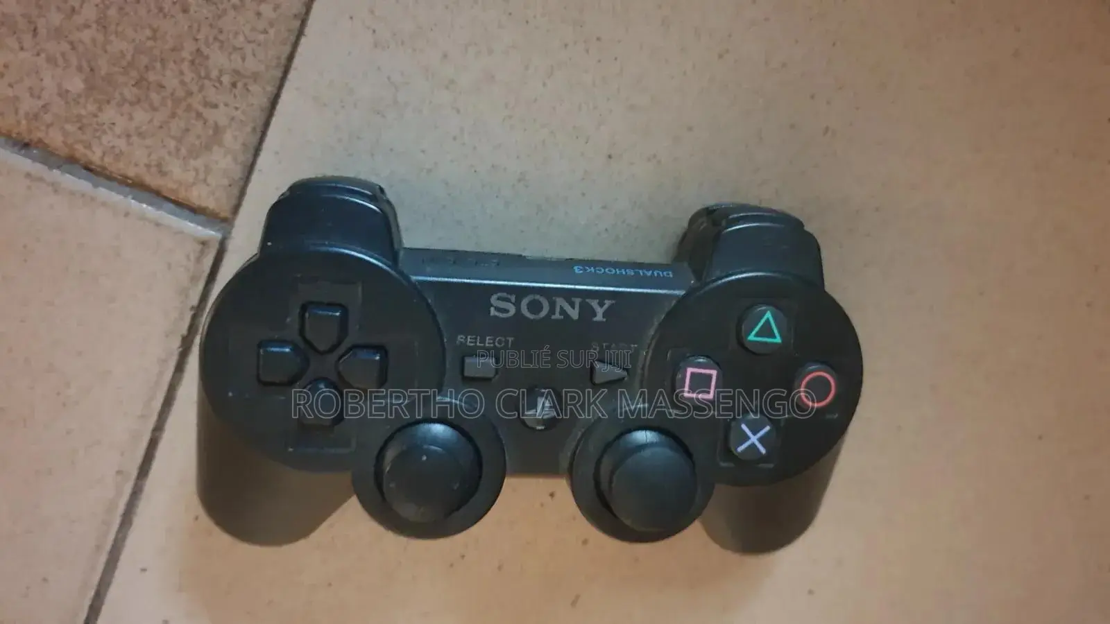 Manette Ps3 a Vendre + Cable De Connexion/Charge