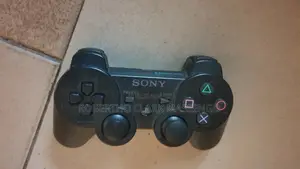 Manette Ps3 a Vendre + Cable De Connexion/Charge
