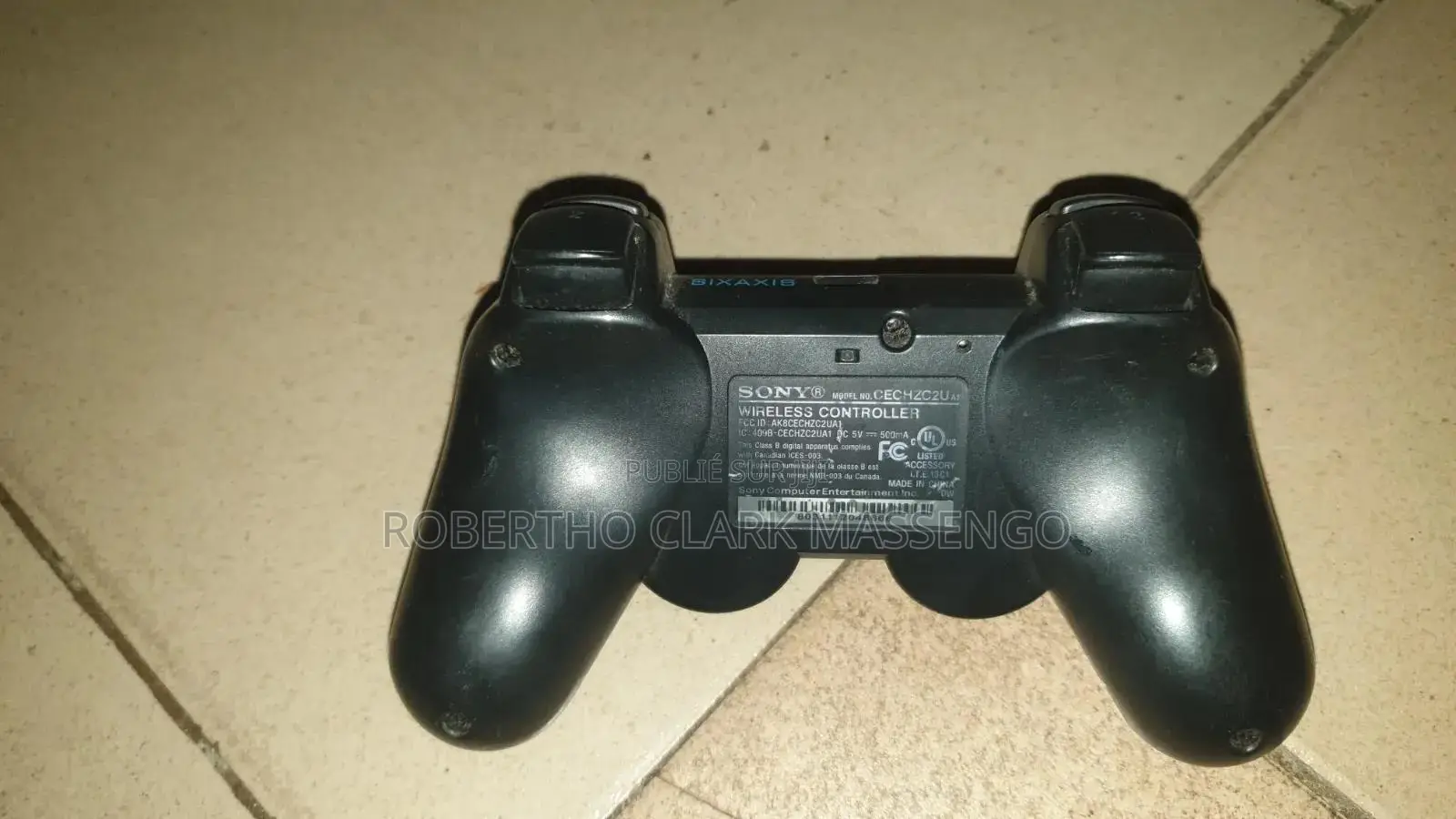 Manette Ps3 a Vendre + Cable De Connexion/Charge