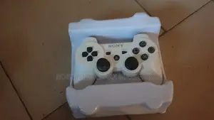 Manette Ps3 a Vendre + Cable De Connexion/Charge