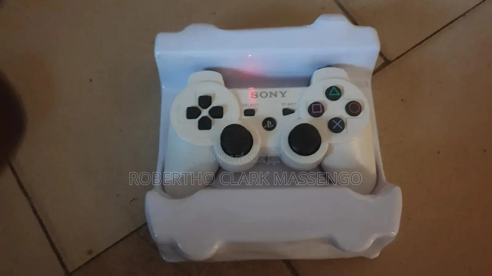 Manette Ps3 a Vendre + Cable De Connexion/Charge